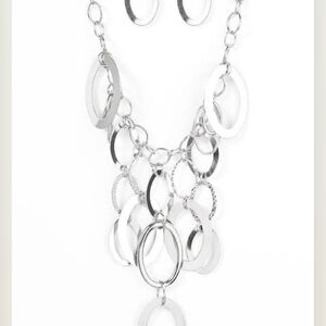 Paparazzi Silver Modern Minimalist Necklace A Silver Spell Textured Jewelry